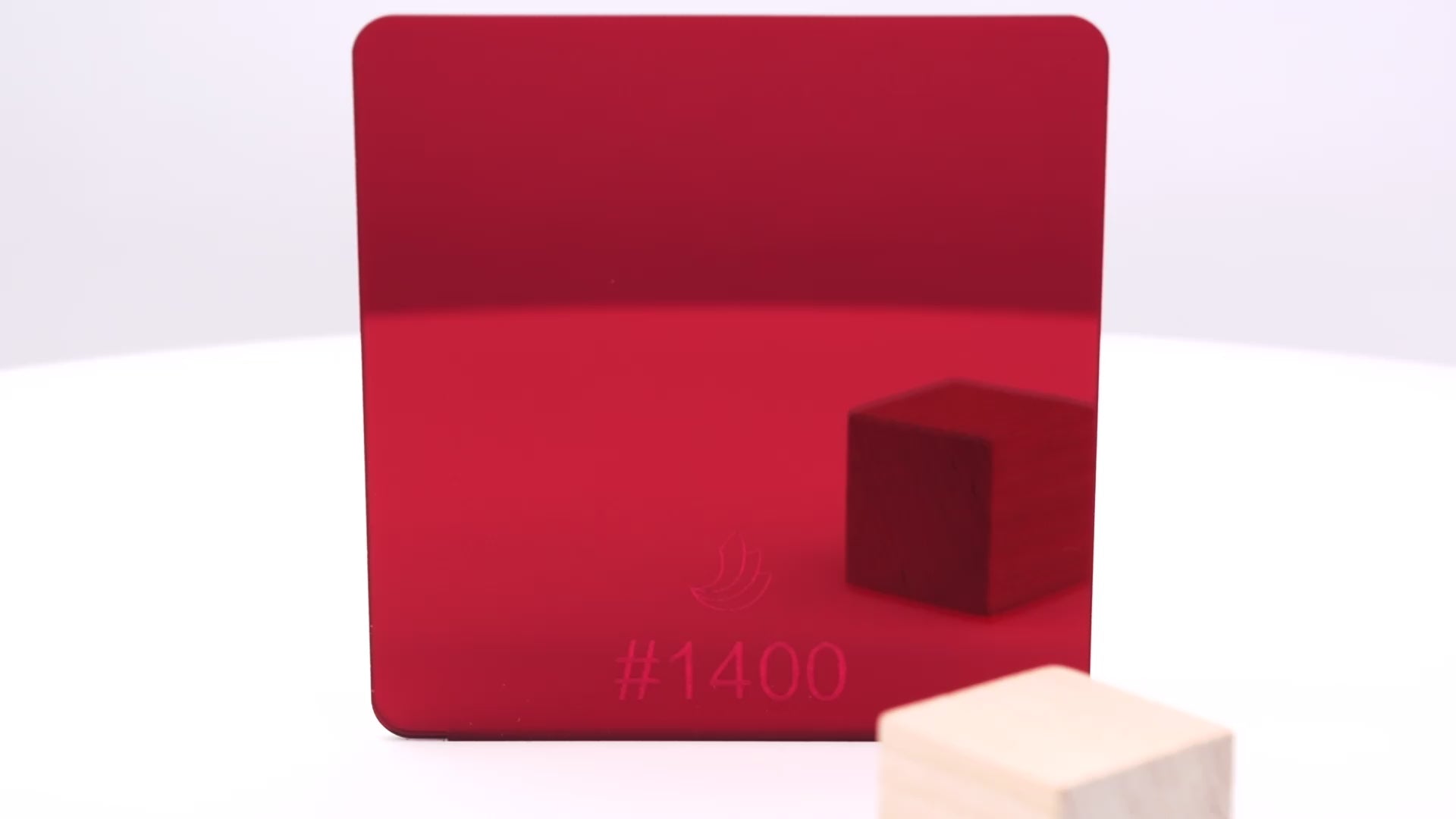 Hoja acrílica #1400 de espejo rojo oscuro de 1/8"